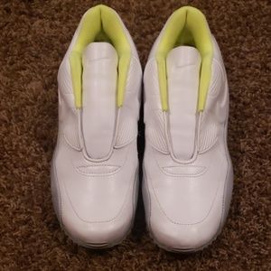 Unique white nike slide ons